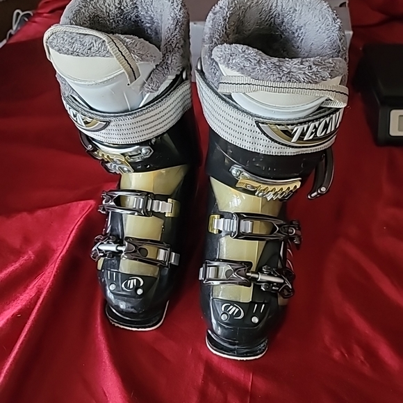 TECNICA Designed To PerformSKI BOOTS MEN SIZE 23.5 M+10 275mm GREAT CONDITION - Picture 6 of 9